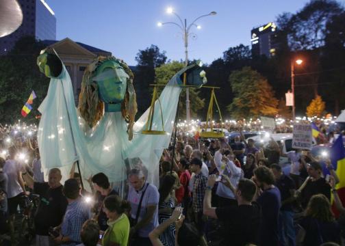 Romanians rally again in anti-corruption, anti-government protests
