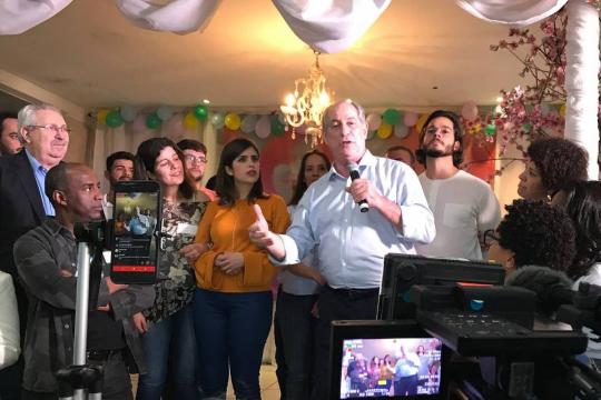 Depois de vencer ditadura e inflação, Brasil 'merdalhou' geral, diz Ciro Gomes