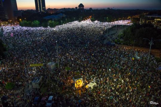 Thousands rally to demand Romanian government resignation