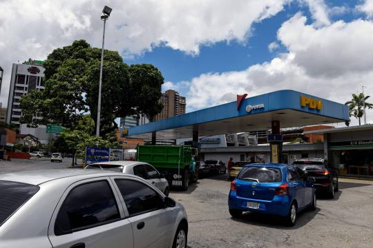 Gasolina será vendida a preços internacionais na Venezuela, diz Maduro