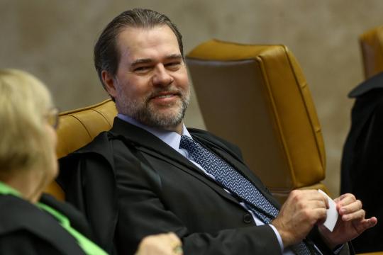 Dias Toffoli vai propor acabar com feriados exclusivos do Judiciário