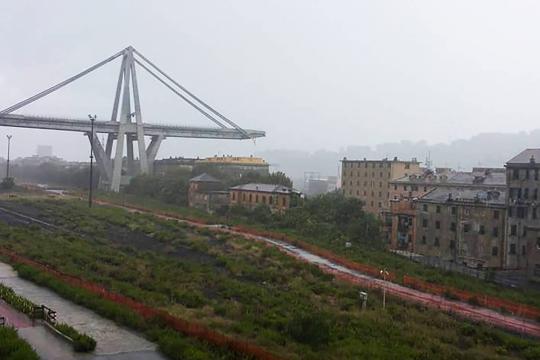 Ponte desaba no norte da Itália e deixa mortos e feridos