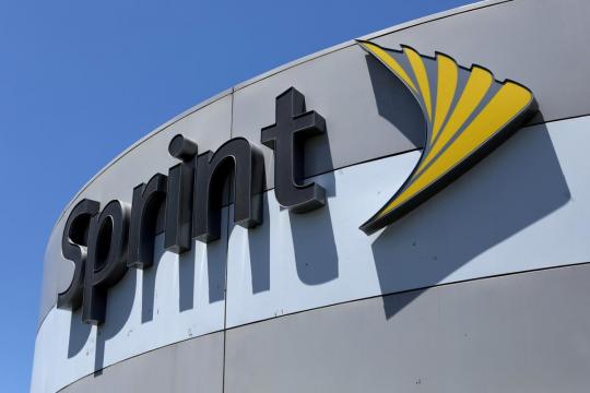 Sprint partners with LG to launch 5G smartphone in 2019