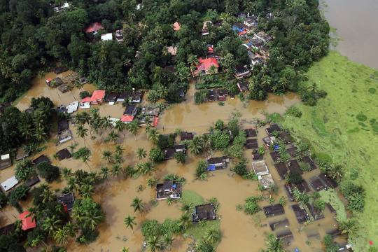 Pior inundação em cem anos deixa mais de 300 mortos na Índia