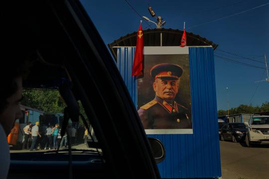 Em guerra, República Popular de Donetsk vive saudosismo da União Soviética