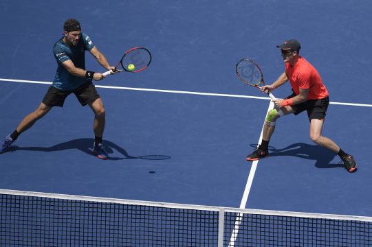 Tenista Bruno Soares conquista 29º título de duplas em Cincinnati