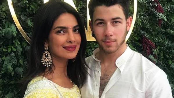Nick Jonas & Priyanka Chopra CONFIRM Engagement on Instagram