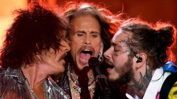 Post Malone SURPRISES Crowd with Aerosmith for Rockstar Performance at 2018 VMAs