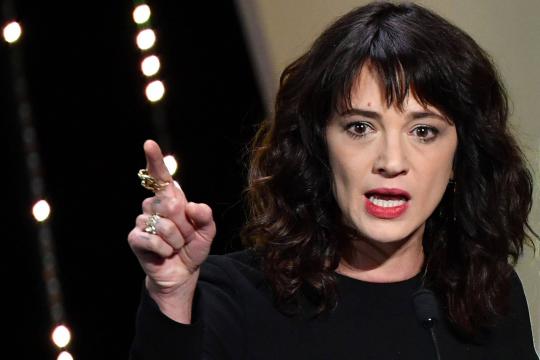 Asia Argento nega 'qualquer relação sexual' com jovem ator que a acusa de estupro