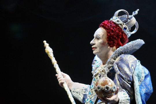 Morre Lindsay Kemp, o coreógrafo que ensinou David Bowie a dançar