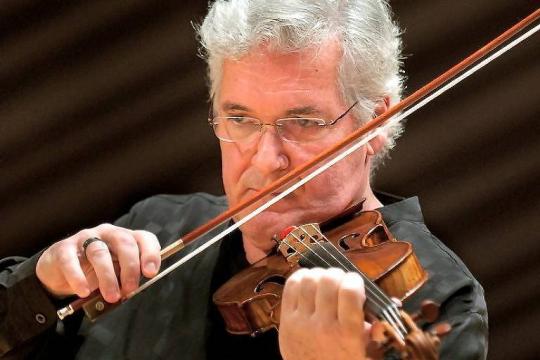 Um dos grandes violinistas da atualidade, Pinchas Zukerman toca na Sala São Paulo