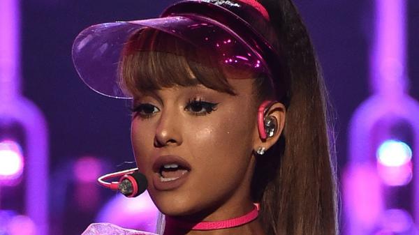 Ariana Grande STOPS MidPerformance For a Fan For THIS Reason