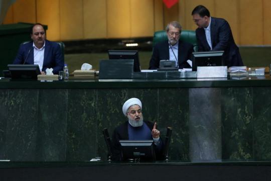 Iran parliament censures Rouhani in sign pragmatists losing sway