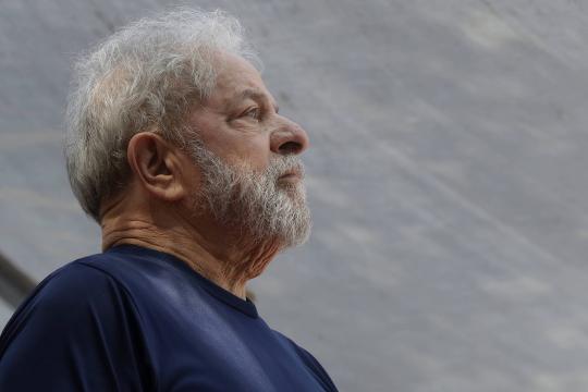 Advogados entregam documentos à OEA defendendo Lula na TV