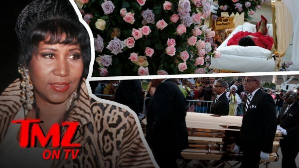 Aretha Franklins Friends & Family Pay Respect At Her Casket Viewing | TMZ TV