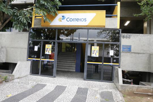 Correios passam a cobrar R$ 15 em todas as encomendas internacionais