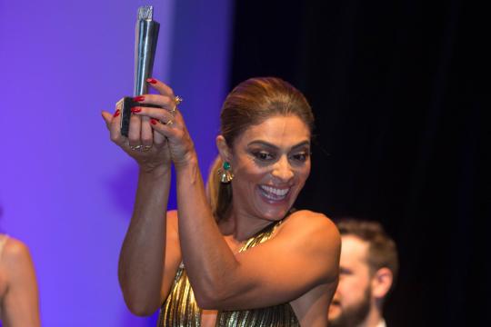 Juliana Paes e Lázaro Ramos desbancam Otaviano Costa na fila da Globo por novo programa