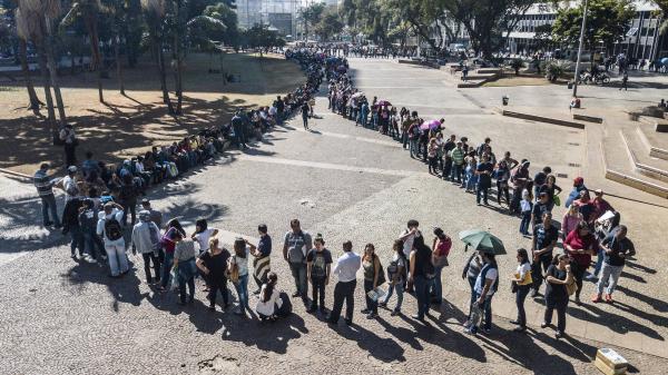 Desemprego vai a 12,3% no trimestre encerrado em julho, aponta IBGE