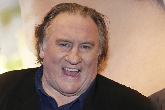 Ator Gérard Depardieu é acusado de estupro na França