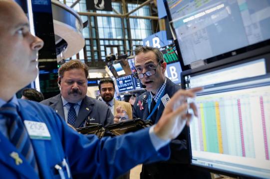 Wall St. rally ends as risk-selling grows on rising tariff fears