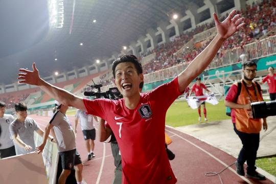 Coreia do Sul conquista ouro nos Jogos Asiáticos, e Son se livra do exército