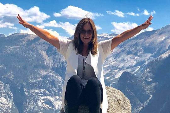 'Foi a aventura mais radical da minha vida', diz Renata Ceribelli ao saltar de paraquedas