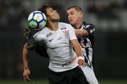 Em jogo morno, Corinthians empata por 1 a 1 com o Atlético-MG em casa