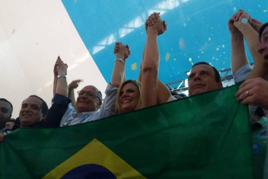 Alckmin crítica PT por esconder candidato e diz que sua propaganda só reproduz fala de Bolsonaro