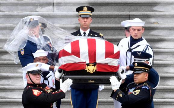 McCain's body arrives in Annapolis for burial after week of eulogies
