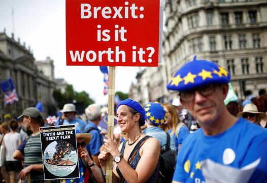 Reuters poll - Chance of hard Brexit holds at 25 percent, economists say