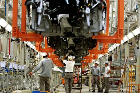 Produção industrial recua 0,2% em julho
