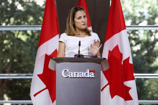 NAFTA talks make progress; U.S., Canadian officials to work into night