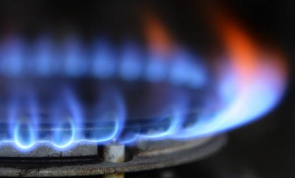 UK regulator sets energy price cap at 1,136 pounds a year