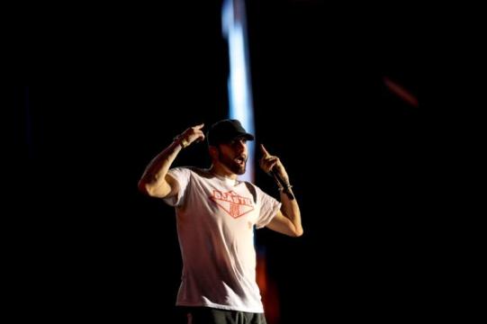 Eminem makes UK chart history with 'Kamikaze'