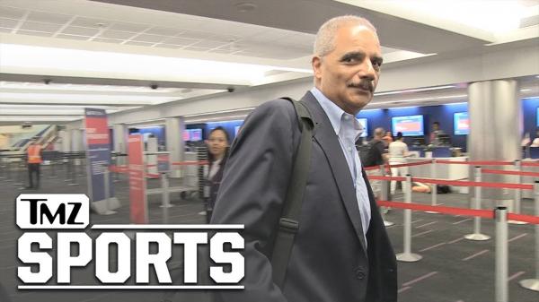 Eric Holder Shades Oscar De La Hoya, Forget President, Stick to Boxing! | TMZ Sports