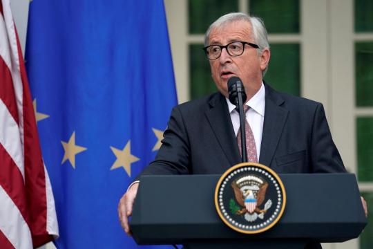EU must grasp world role as U.S. retreats, Juncker says
