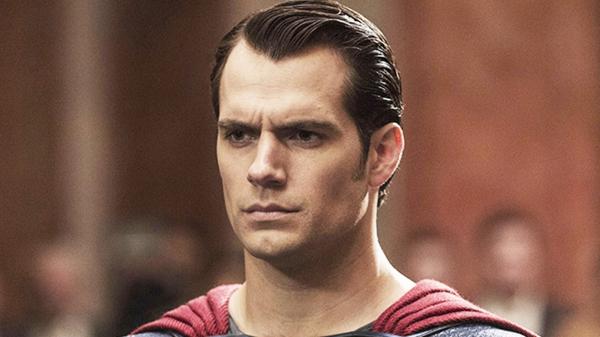Henry Cavill GIVING UP Superman Role Amid DC ShakeUp