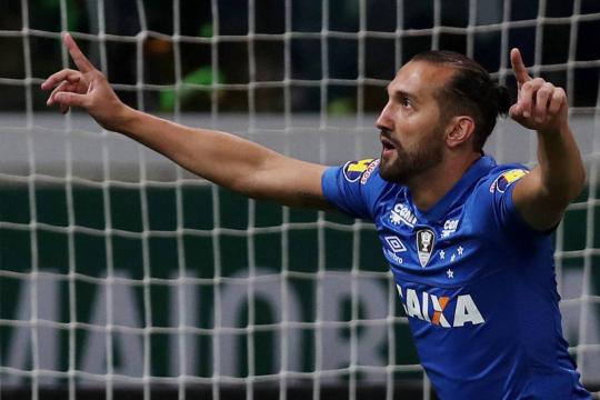 Com gol de seu ex-artilheiro, Palmeiras perde para o Cruzeiro