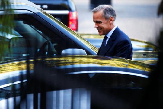 Carney warns of 'no-deal' Brexit house price crash - newspaper