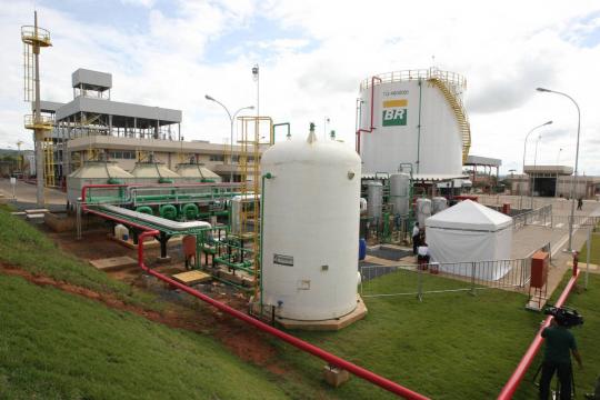 Governo discute cronograma para adição de biodiesel ao óleo diesel
