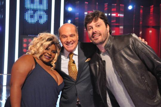 Mega Senha estreia nova temporada com Jojo Martonini, Gentili e casamento no palco