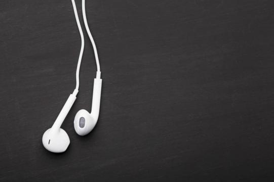 Cinco bons podcasts para ouvir e acompanhar