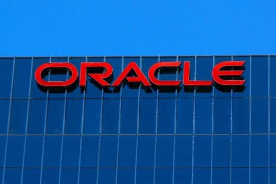 Oracle first-quarter revenue misses, shares fall