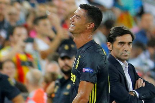 Cristiano Ronaldo é expulso, mas Juventus vence em estreia na Champions