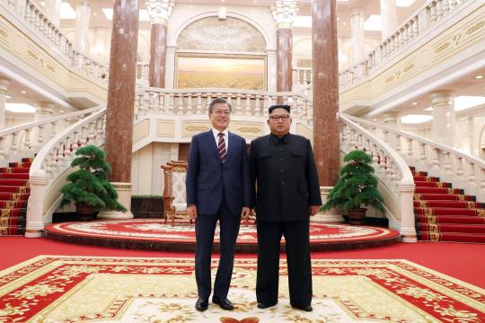 Kim quer novo encontro com Trump e fim da guerra ainda em 2018, diz Seul