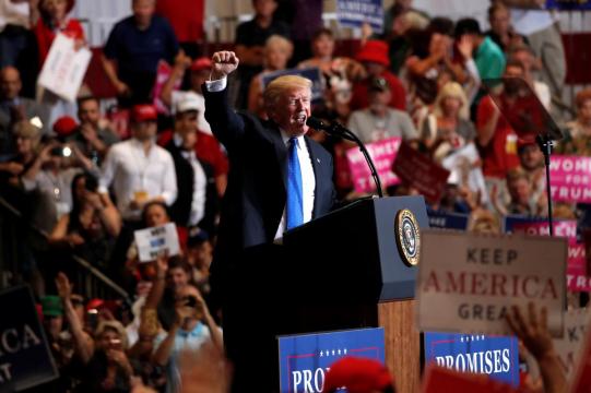 At Las Vegas rally, Trump backs Kavanaugh, treads carefully around accusations