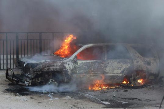 Two car bombs explode in Somali capital, one dies