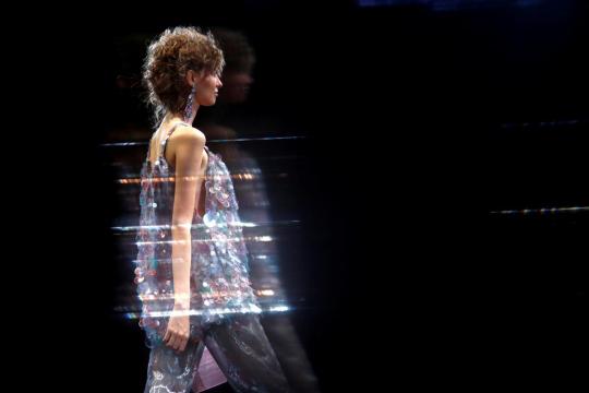 Armani defines the shape of color in pastel and silver collection