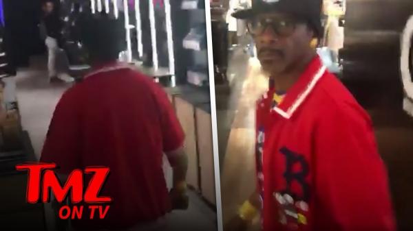 Katt Williams Hunts For A Girl At The Mall | TMZ TV