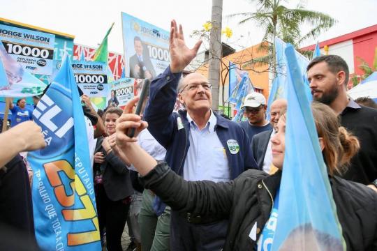 Alckmin aposta em SP na reta final e 'cobra fatura' em estado que governou